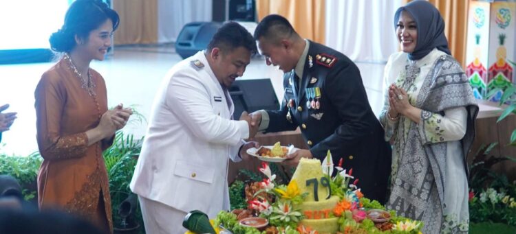 Bupati Dan Wabup Kab Subang Menghadiri Upacara Peringatan Hari Bhayangkara Yang Ke 79