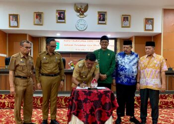 Bupati Solok Sampaikan Komitmen Optimalisasi Anggaran dan Penyelamatan Danau Diatas dalam Rapat Paripurna DPRD Kabupaten Solok