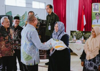 Perkuat Ketahanan Pangan, Bupati Banyumas Salurkan Bantuan Cadangan Pangan