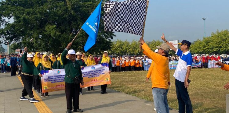 Ribuan Pensiunan Ikuti Senam dan Jalan Sehat HUT PWRI dan IPPK