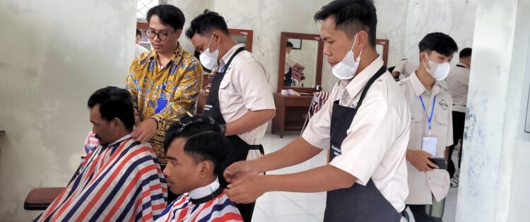 20 Peserta Pelatihan Barbershop di Banyumas Ikuti Uji Kompetensi
