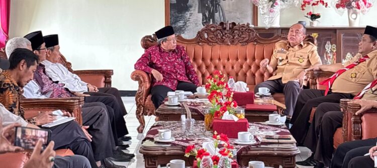 KH.Taefur Arofat : Donasi Pembangunan Masjid Seribu Bulan Masih Utuh