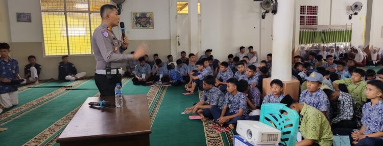 Sat Lantas Polres Solok Sosialisasikan Operasi Patuh Singgalang Kepada Pelajar
