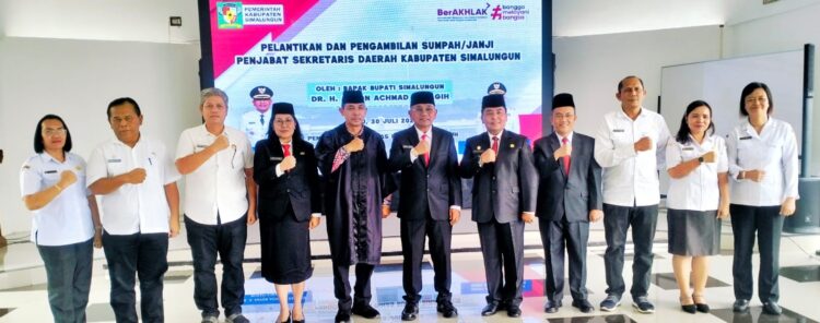 Bupati Simalungun Lantik Albert Rismawanto Saragih, SIP, M.Si Sebagai Pj Sekda