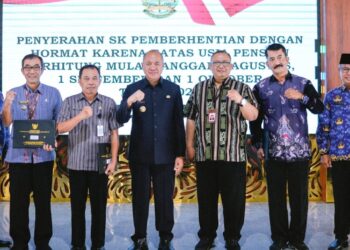 195 ASN Banyumas Terima SK Pensiun