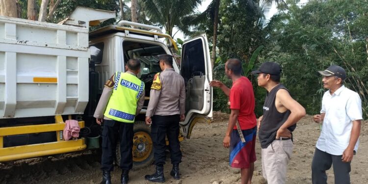 Sopir Meninggal Dalam Kabin Truk, Polsek Rembang Lakukan Pemeriksaan