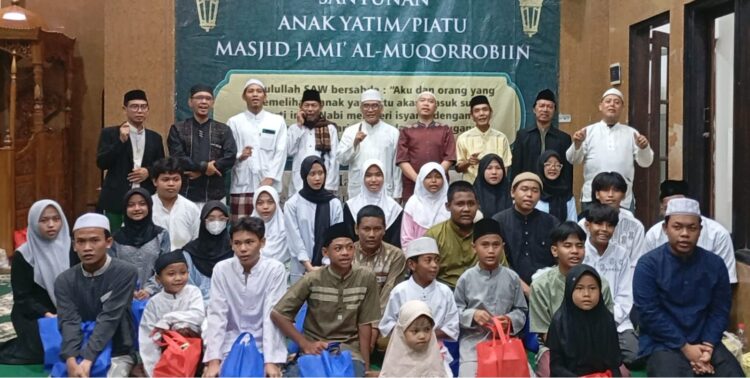 Masjid Jami’ Almuqorrobiin Santuni Anak Yatim-Piatu Seribu Berkah, Kampung Tanah Koja Klender