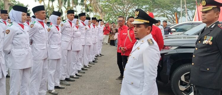 Wakil Bupati Solok Pimpin Upacara Penurunan Bendera Merah Putih HUT RI ke- 80