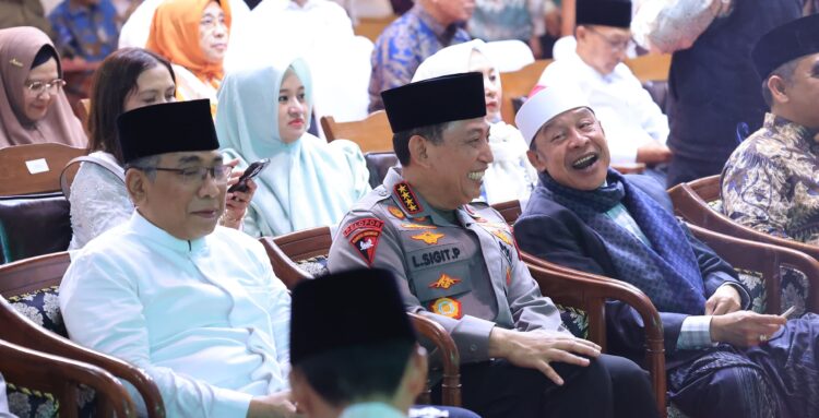 Kapolri Hadiri Haul Pondok Bubtet Pesantren di Cirebon, Ulama dan Polri saling Melengkapi