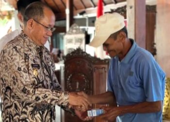 Sadewo Serahkan 34 Alat Bantu Bagi Penyandang Disabilitas