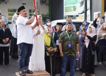 Bupati Subang Dan Anggota Komisi l DPR RI Hj Elita Budiati Lepas Keberangkatan 367 Jamaah Umrah Kab Subang