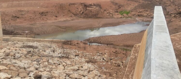 Proyek pembangunan Embung Batang Binguang Rp20 Miliar lebih Bocor! Harapan Warga Tanjung Paku Musnah di Tengah Kemarau Panjang