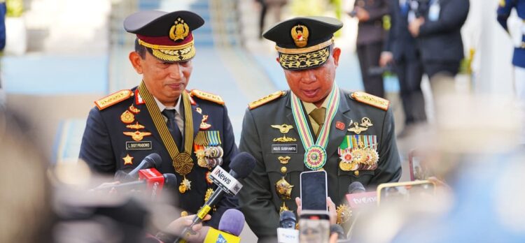 Kapolri dan Panglima TNI Apresiasi Antusiasme Warga dalam Upacara HUT RI ke-80 di Istana