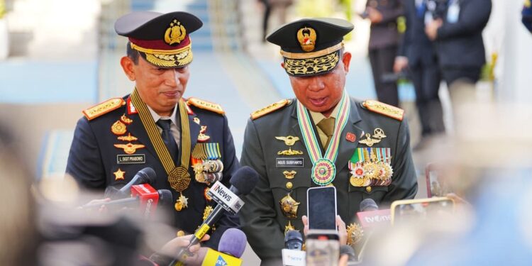 Kapolri dan Panglima TNI Apresiasi Antusiasme Warga dalam Upacara HUT RI ke-80 di Istana
