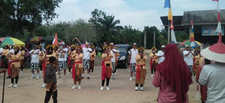 Warga Margo Bhakti Rayakan HUT RI Ke 80 Menampilkan Acara Karnaval