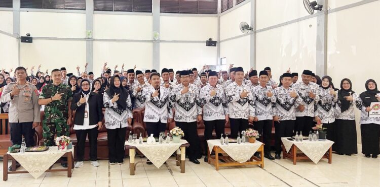 Bupati Subang Lantik Pengurus PGRI Kab Subang Masa Bakti XXIII 2025 – 2030