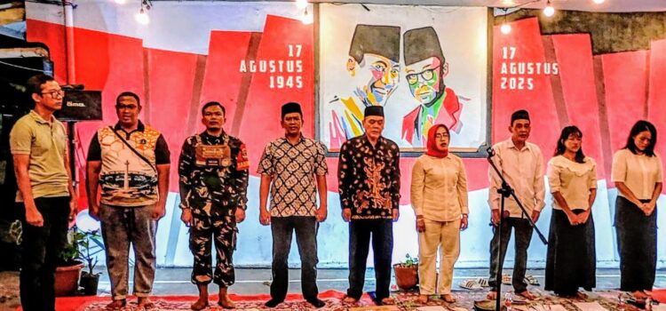 Malam Tasyakuran 17 Agustusan Ke-80 Hadir Ketua RW.02 Ketua RT.008 & Sekel Kelurahan Cipinang