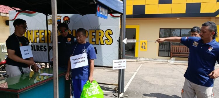 Polres Purbalingga Gelar Reka Ulang Kasus Pembunuhan yang Terjadi di Baleraksa