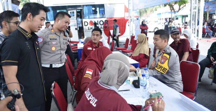 Sambut HUT ke-70 Lalu Lintas Bhayangkara, Polres Gresik Adakan Donor Darah, Cek Kesehatan Gratis, dan Pasar Murah untuk Masyarakat