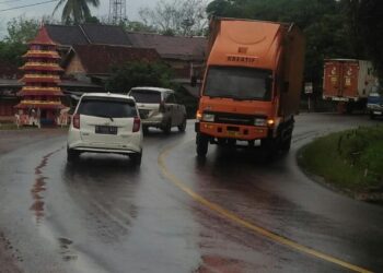 Jika Musim Hujan Telah Tiba, Para Pengendara Kendaraan Harus Tetap Waspada dan Berhati – hati