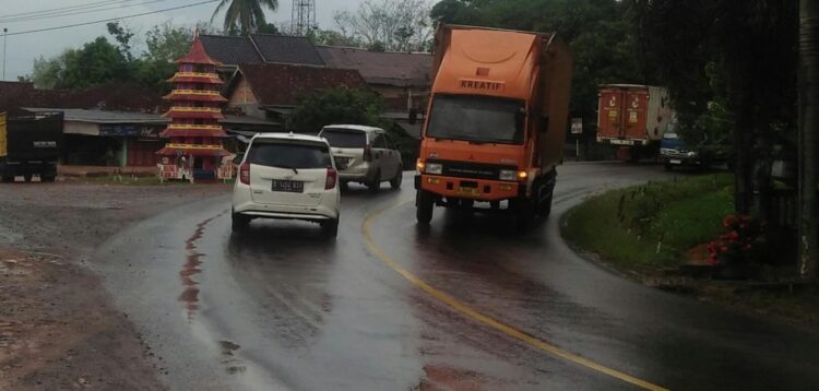 Jika Musim Hujan Telah Tiba, Para Pengendara Kendaraan Harus Tetap Waspada dan Berhati – hati