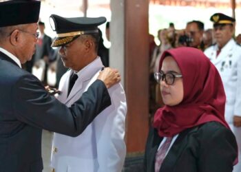 Lantik 40 Pejabat, Bupati Sadewo : Sikap dan Berbicara Bijak adalah Keharusan di Era Keterbukaan Informasi