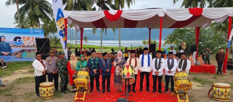 Festival Lima Danau 2025 Resmi Dibuka Bupati Solok Jon Firman Pandu: Ribuan Warga Tumpah Ruah di Muaro Pingai