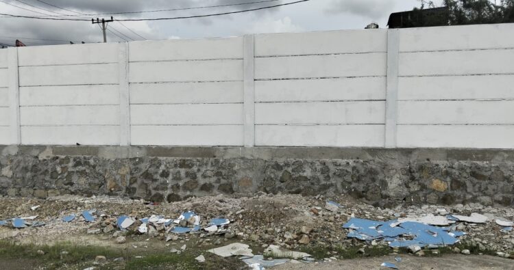 Proyek Pagar Beton Terminal Madya Tarutung Gunakan Pondasi Lama, Kualitas Diragukan