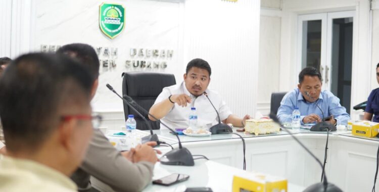 Bupati Subang Pimpin Rapat Tindak Lanjut SE Gubernur Jabar Tentang Operasional Kendaraan Barang,Tekankan Kepatuhan Dan Keselamatan Berlalu Lintas