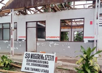 Proyek Revitalisasi Satuan Pendidikan SD Negeri 173311 Siborongborong Daur Ulang Material Bangunan Lama, P2SP dan Kasek Tutup Mulut