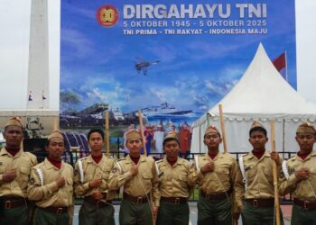 Murid SMK Negeri 15 Kota Bekasi Ikuti Defile HUT TNI ke-80 di Monas
