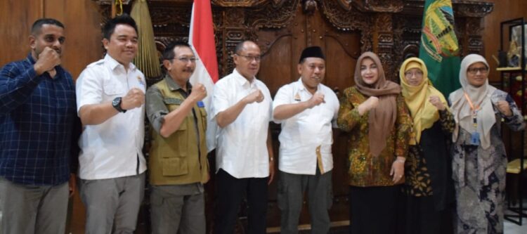 Bupati Banyumas Terima Bantuan Kebencanaan Dari Badan Nasional Penanggulangan Bencana