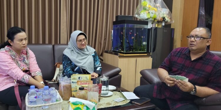 Bupati Banyumas Gagas ASN Gotong Royong Lindungi Pekerja Informal