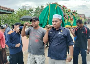 H.Adang Arifuddin Kades Pinangsari Kecamatan Ciasem Kabupaten Subang, Menjadi Kades Adalah Pengabdian