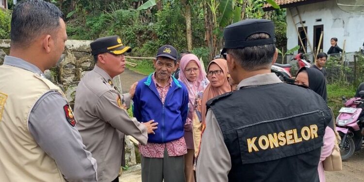 Polda Jateng Turunkan Satgas Trauma Healing ke Lokasi Bencana Alam di Kabupaten Cilacap