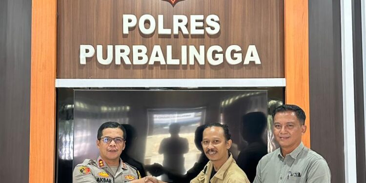 Polres Purbalingga Terima Penghargaan dari Komunitas Seni Purbalingga