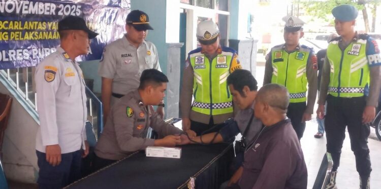 Polres Purbalingga Gelar Ramp Check dan Pemeriksaan Kesehatan Sopir di Terminal Bus