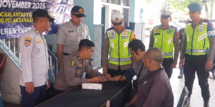 Polres Purbalingga Gelar Ramp Check dan Pemeriksaan Kesehatan Sopir di Terminal Bus