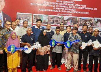 Menteri Perumahan dan Kawasan Permukiman Tinjau Renovasi Rumah di Banyumas