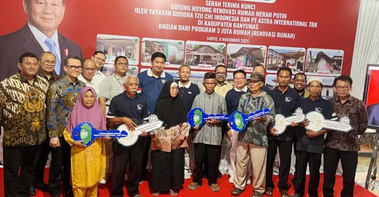 Menteri Perumahan dan Kawasan Permukiman Tinjau Renovasi Rumah di Banyumas