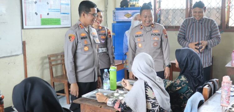 Kapolres Purbalingga Pastikan Kelancaran Distribusi dan Cita Rasa MBG SPPG YKB Purbalingga