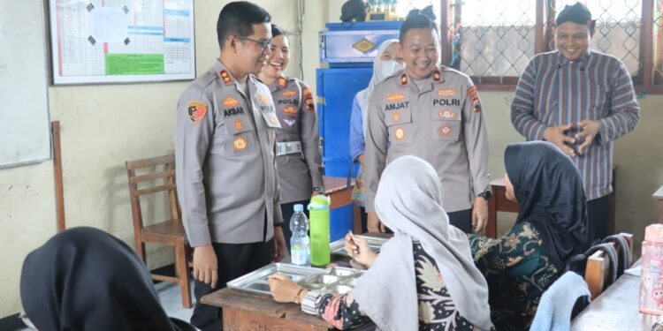 Kapolres Purbalingga Pastikan Kelancaran Distribusi dan Cita Rasa MBG SPPG YKB Purbalingga