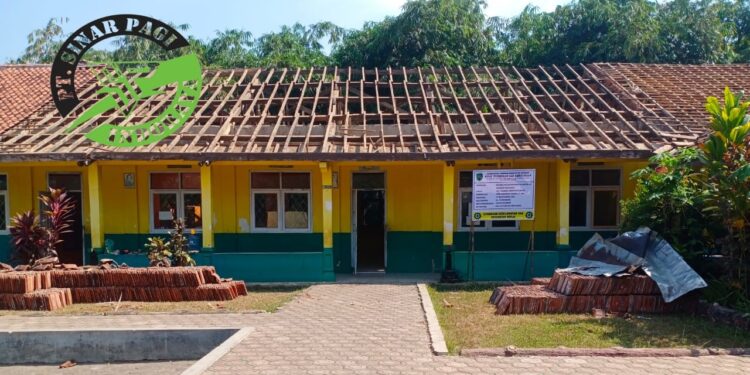 Miris!? CV Maju Rangga Jaya Pelaksana Rehabilitasi SDN Neglasari Rp. 119 Juta lebih, Pekerja Tanpa Gunakan K3