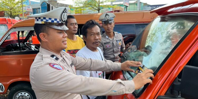 Operasi Zebra Candi 2025, Polres Purbalingga Ajak Sopir Angkot Tertib Lalu Lintas