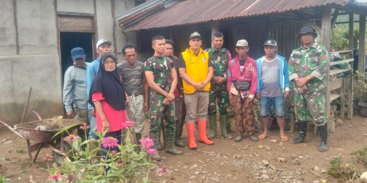 Trio Karno Vivo Kerahkan Pemuda Ujung Ladang untuk Goro Masal Pasca Banjir Bandang di Padang Belimbing