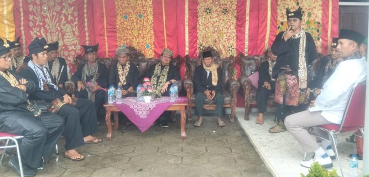 Meski Diguyur Hujan, Tanjung Bingkung Sukses Gelar Batamek Kaji & Pengukuhan Pengurus LKAAM Kecamatan Kubung