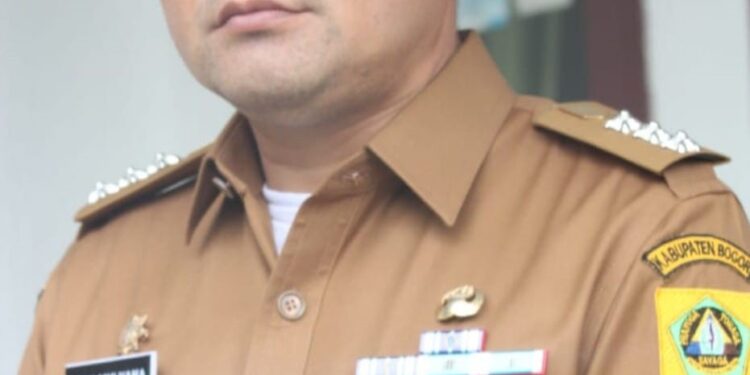 Demo Copot Kepala Desa Sadeng dan Camat Leuwisadeng , Bupati Harus Bersikap
