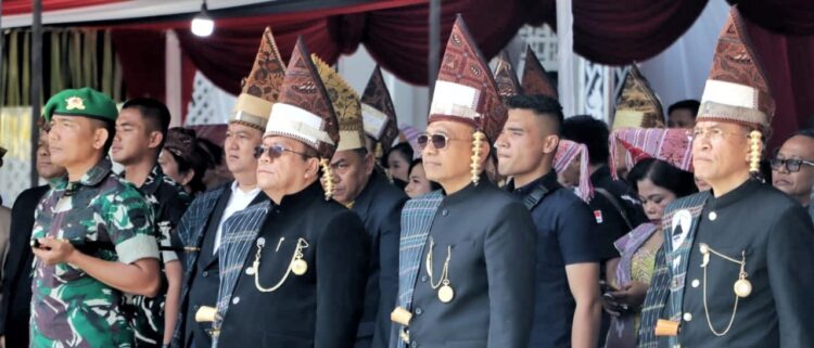 Hadiri Patappei Sihilap TDBP Damanik, Bupati Simalungun Ingatkan Agar Identitas Budaya Harus Terus Dihidupkan di Tano Habonaran Do Bona