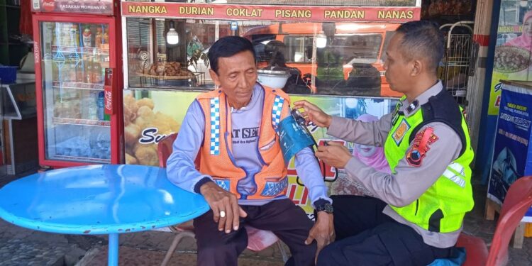 Operasi Lilin Candi 2025, Dokkes Polres Purbalingga Beri Layanan Kesehatan di Objek Wisata