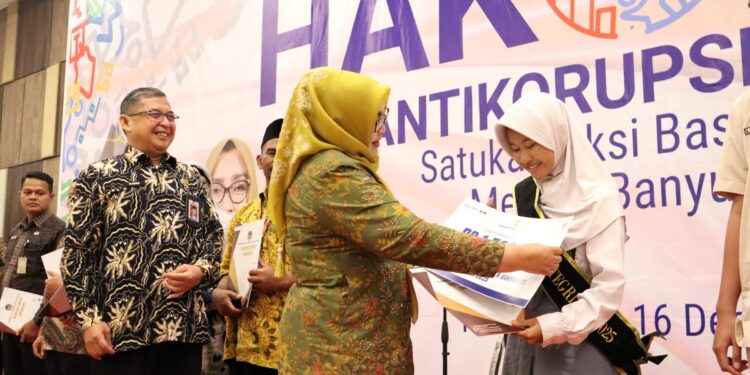 Puncak Peringatan Hakordia Banyumas, Wabup Lintarti : Jadikan Setiap Hari Sebagai Hari Antikorupsi